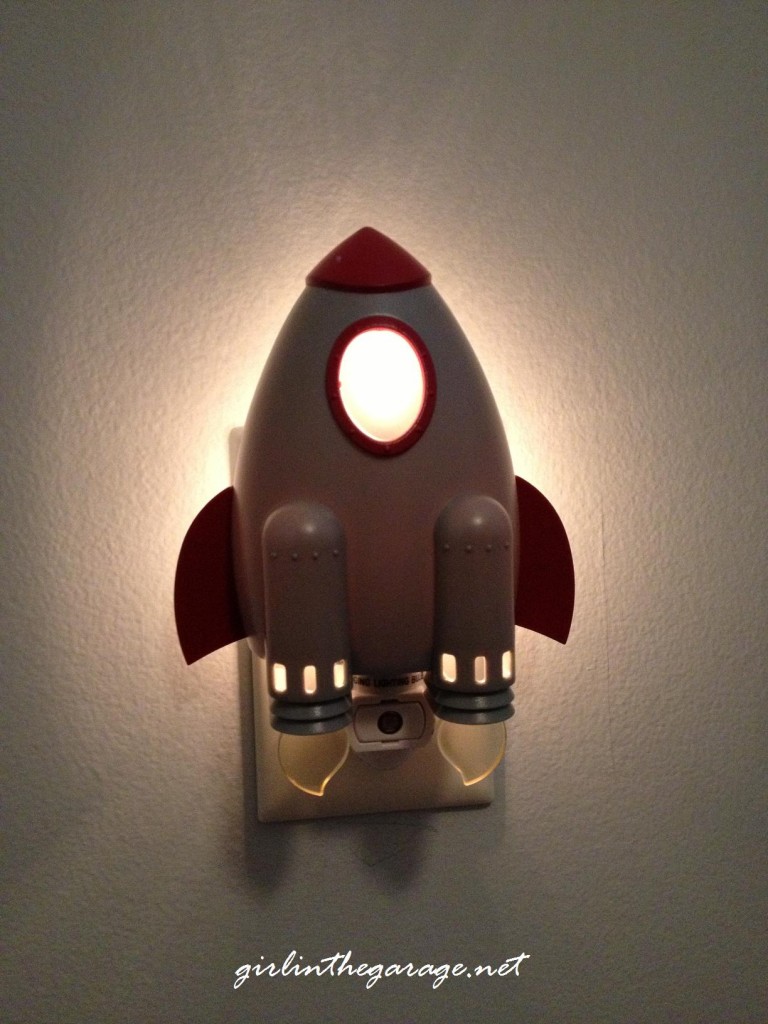 Rocket night light - Boy's bedroom - Girl in the Garage