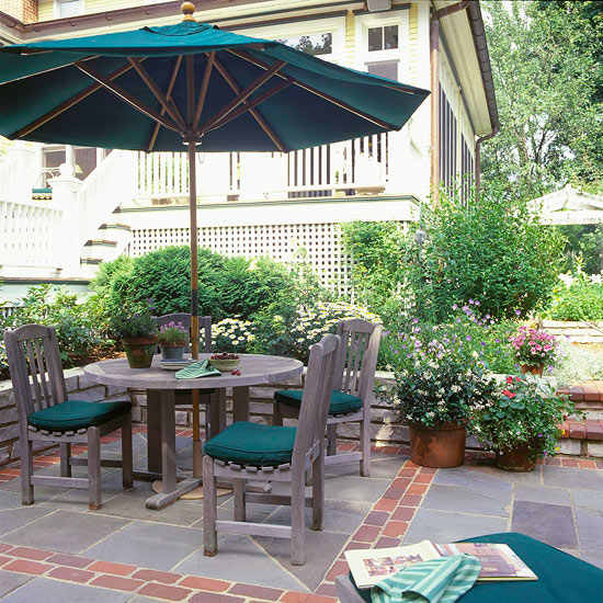 Brick patio {via Better Homes & Gardens}