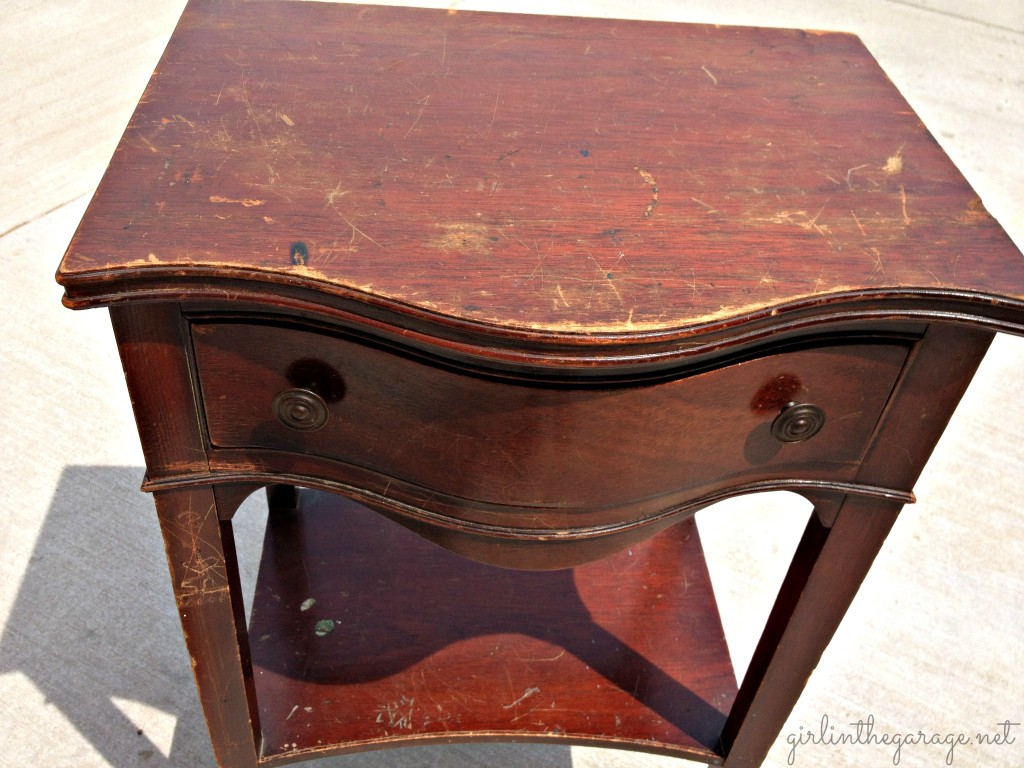 Annie Sloan chalk painted table with gold dipped feet.  Love this color!