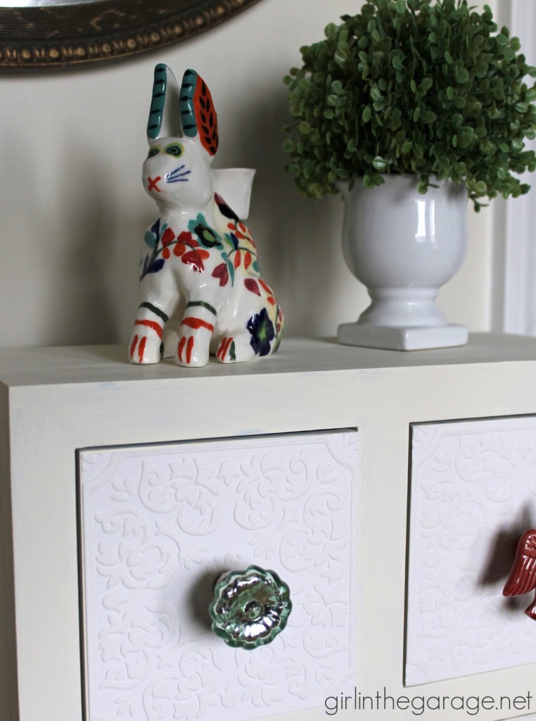 See how a kids' storage box was transformed into a shabby chic organizer with Chalk Paint and decoupage. girlinthegarage.net See how a kids' storage box was transformed into a shabby chic organizer with Chalk Paint and decoupage. girlinthegarage.net