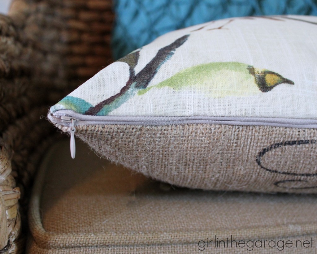 1 Pillow, 2 Looks - How to Make a Double-Sided Pillow Cover (Plus a Giveaway to OnlineFabricStore!)  girlinthegarage.net