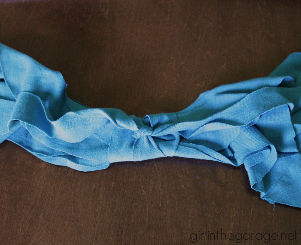 DIY Ruffle Scarf From a Men's T-Shirt  - girlinthegarage.net