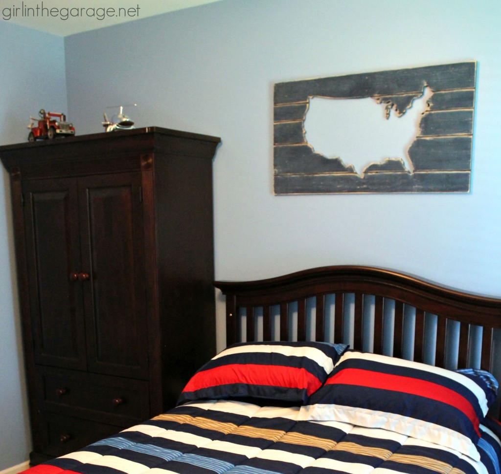 Boy bedroom makeover in red, white, and blue - plus tips for painting walls Boy bedroom makeover in red, white, and blue - plus tips for painting walls