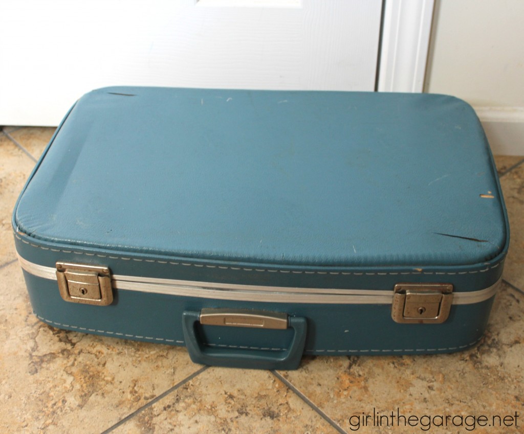 Paint your old suitcases - The House That Lars Built