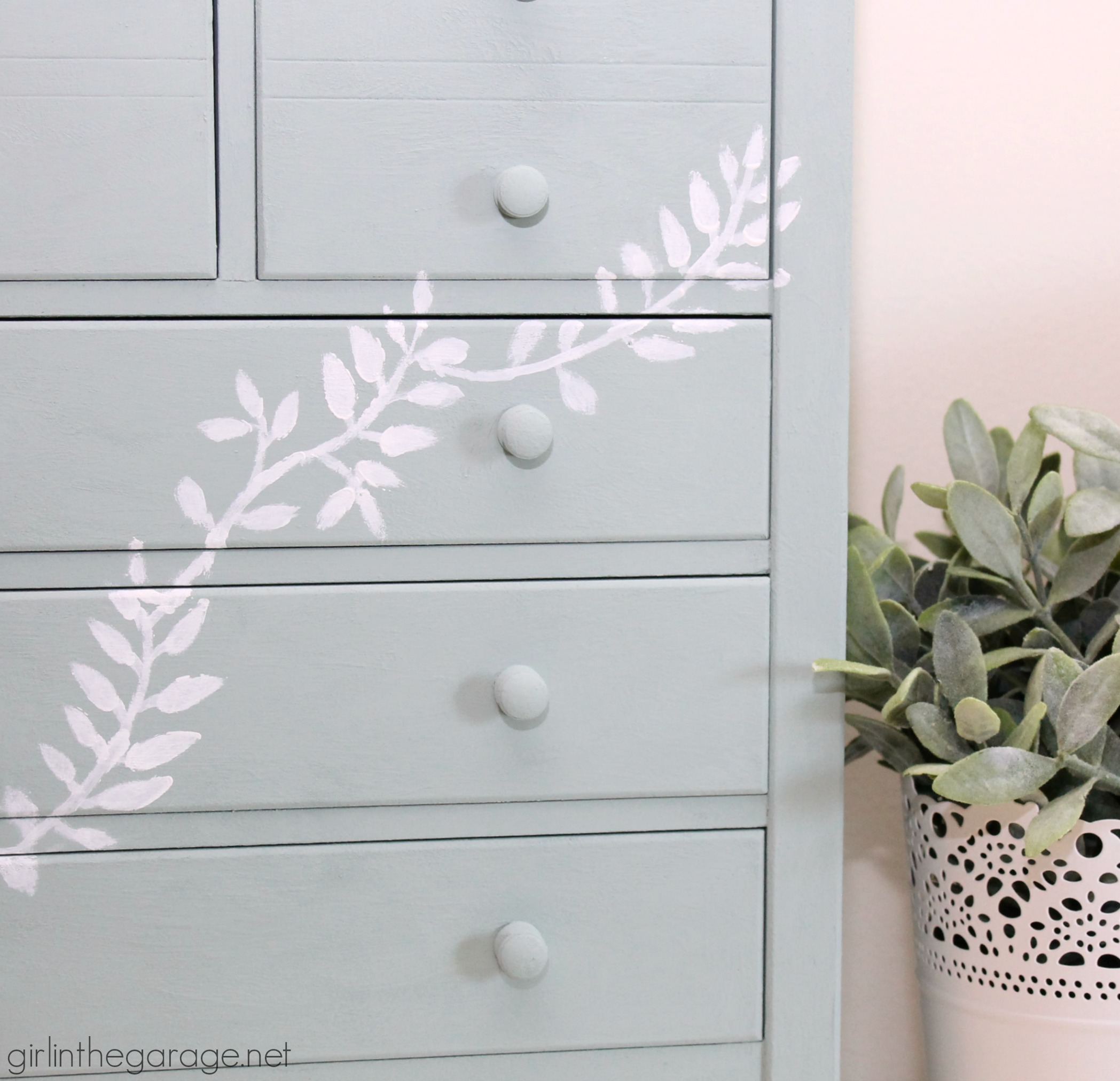 Stenciled Jewelry Box Makeover - Girl in the Garage