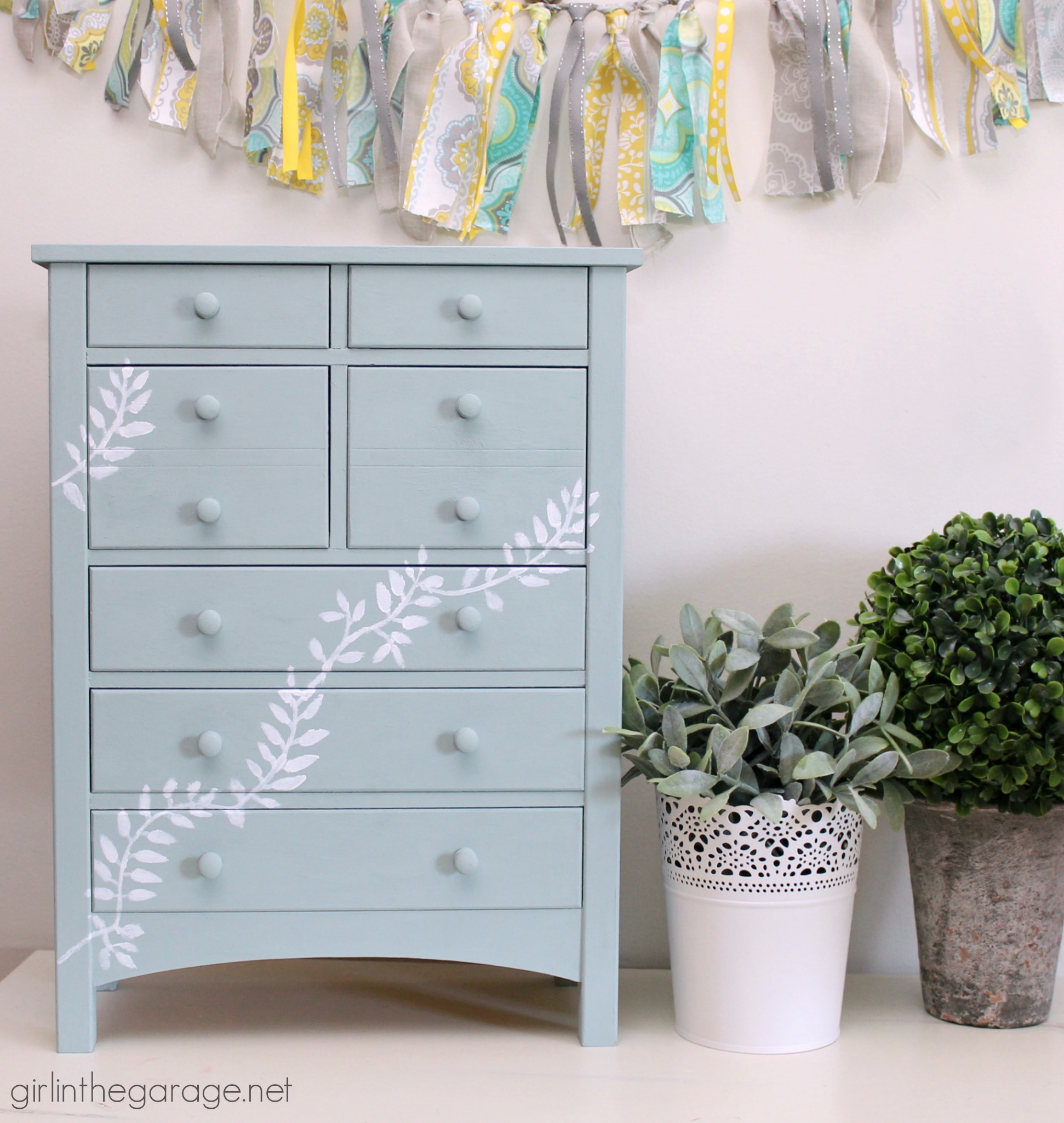 Stenciled Jewelry Box Makeover - Girl in the Garage