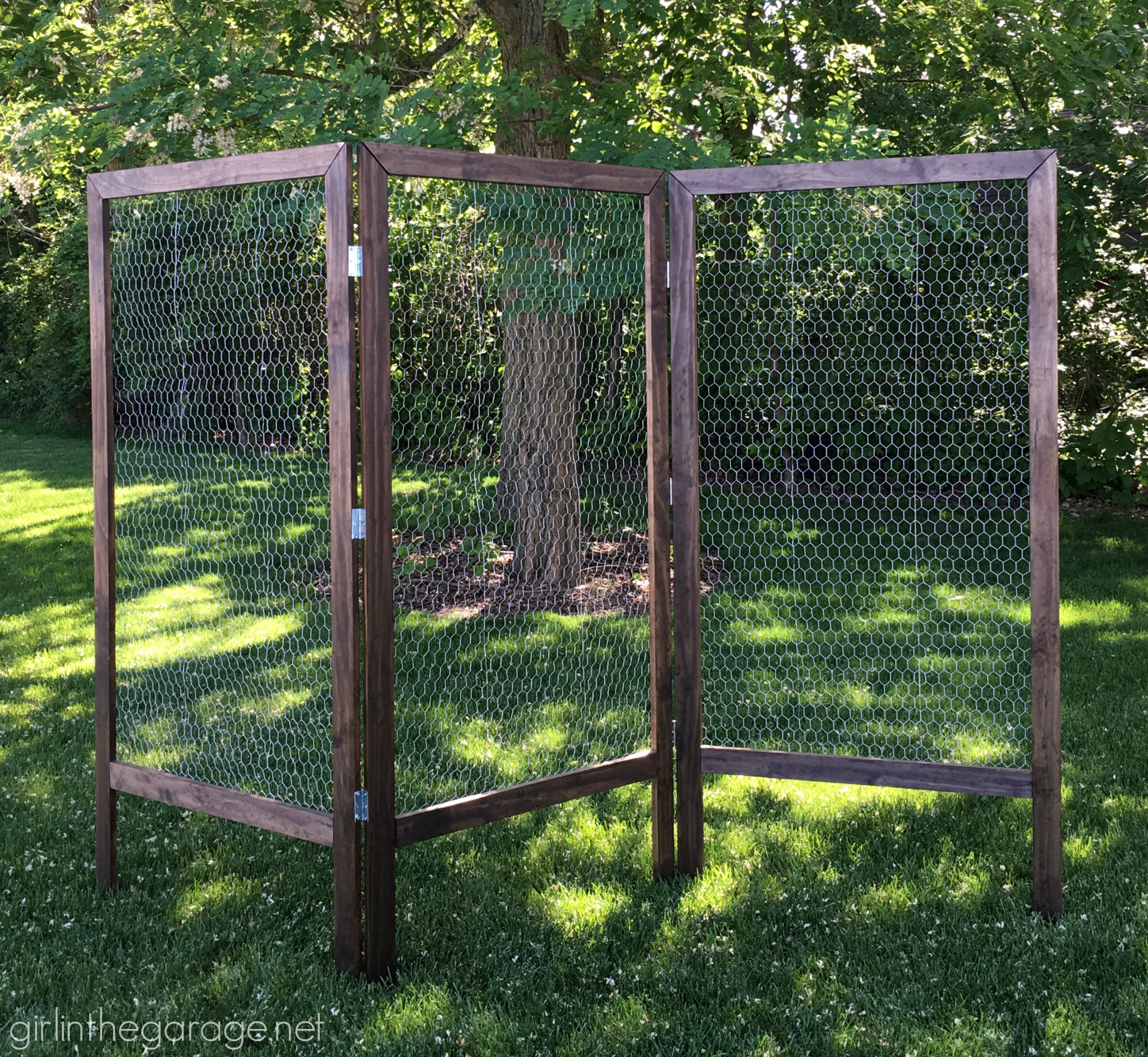 How to Build a DIY Folding Display with Chicken Wire - by Girl (and Guy) in the Garage