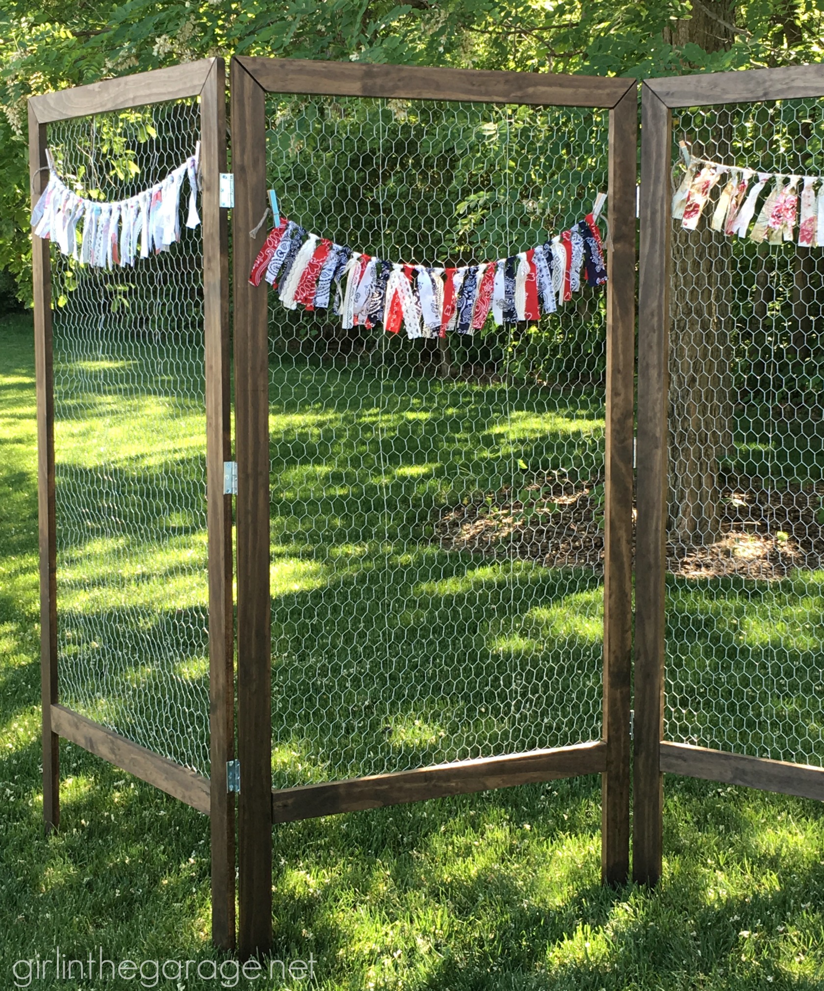 How to Build a DIY Folding Display with Chicken Wire - by Girl (and Guy) in the Garage