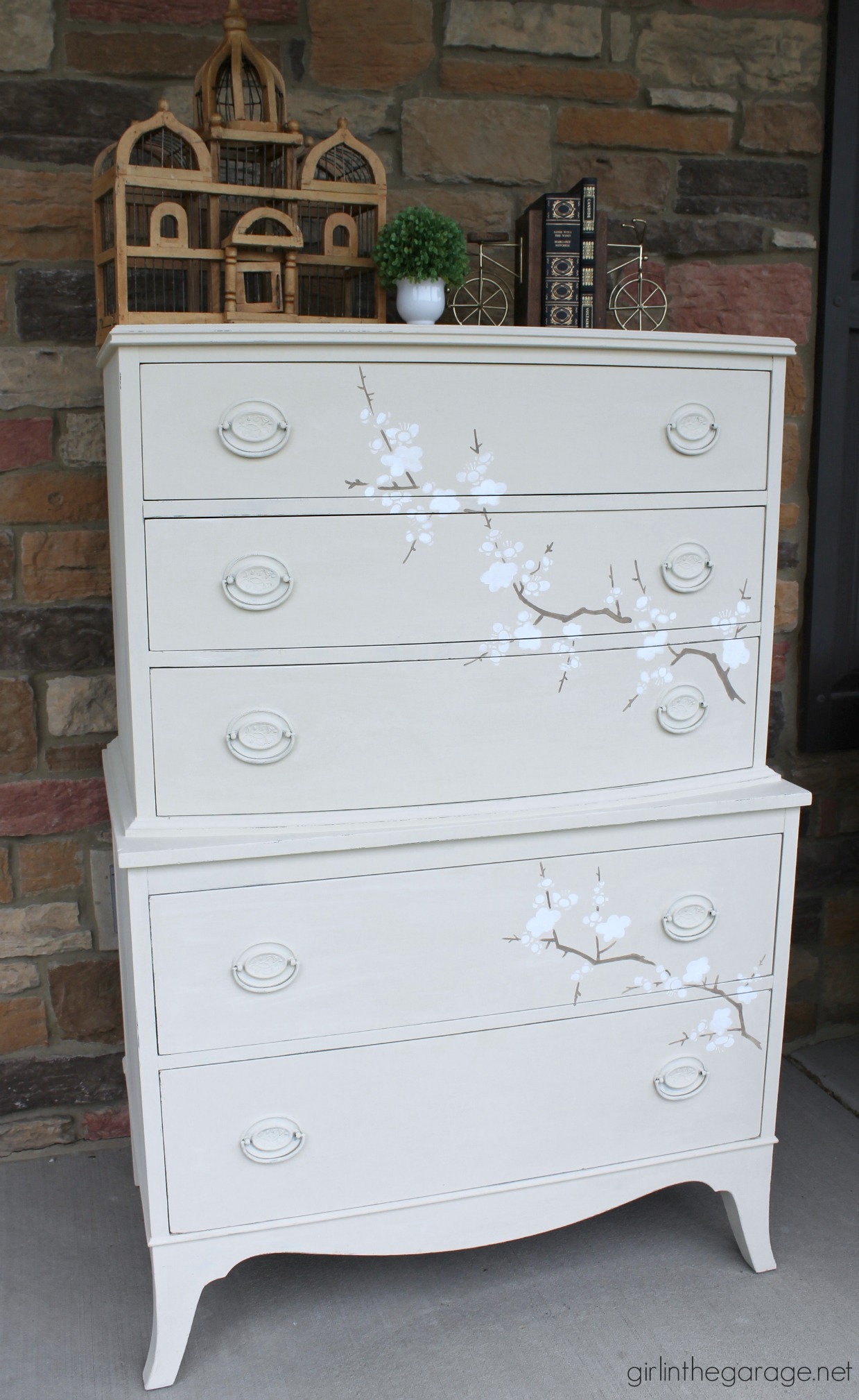 How to stencil a dresser with Chalk Paint - by Girl in the Garage