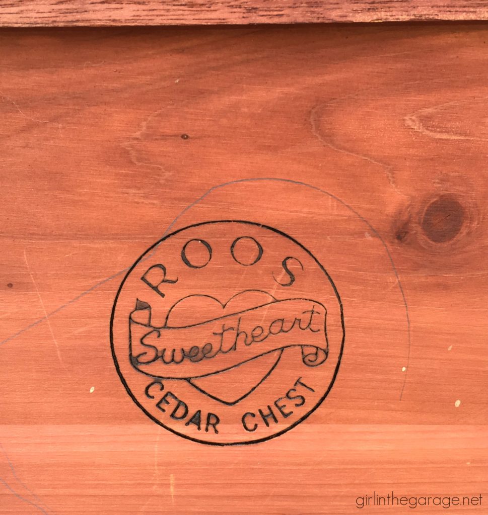 Roos Sweetheart Cedar Chest with Drawer - Furniture makeover