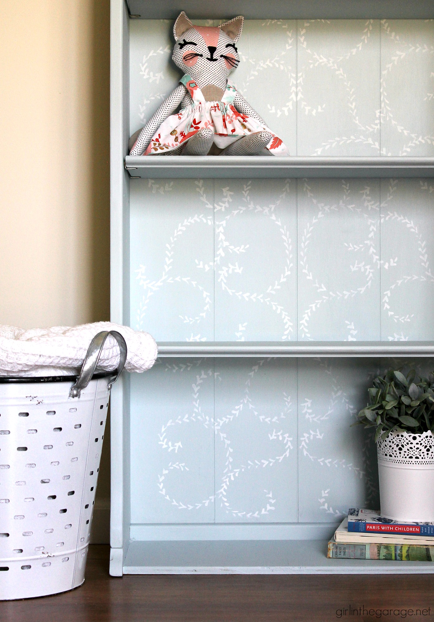 Stenciled Bookcase Makeover Girl In The Garage