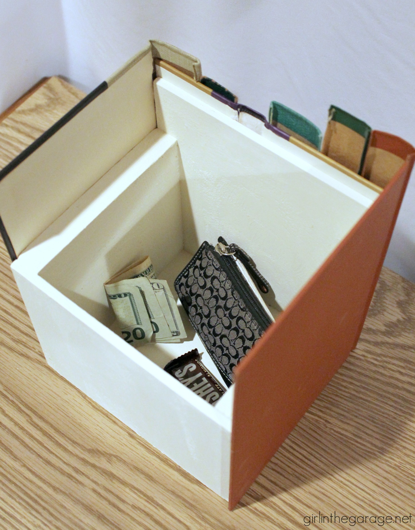 Cómo Hacer una CAJA en Forma De LIBRO con Candado*.[Book Box Secret  Storage] DIY 