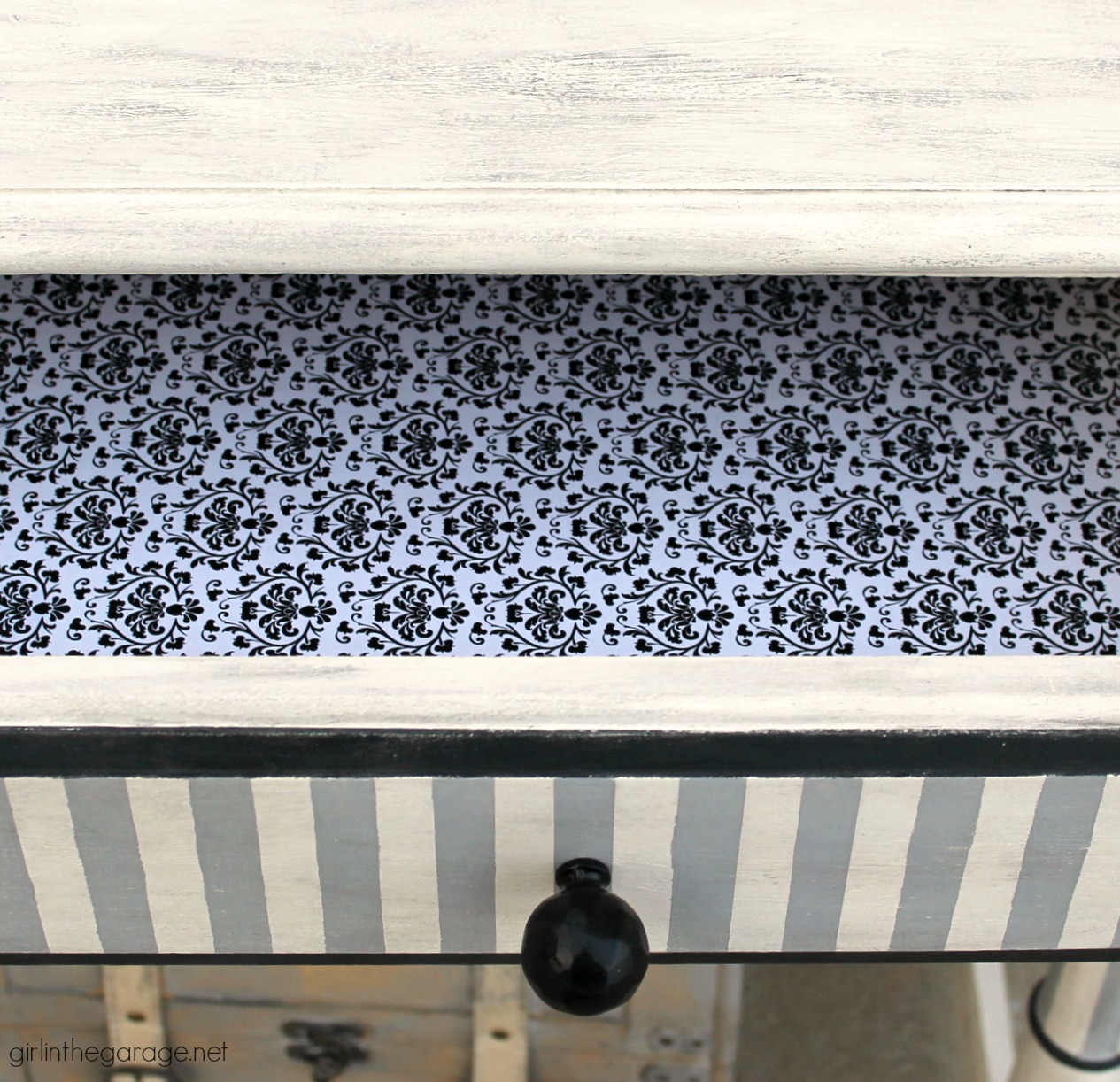 DIY striped table makeover with a modern French look using Annie Sloan Chalk Paint. Easy tutorial by Girl in the Garage