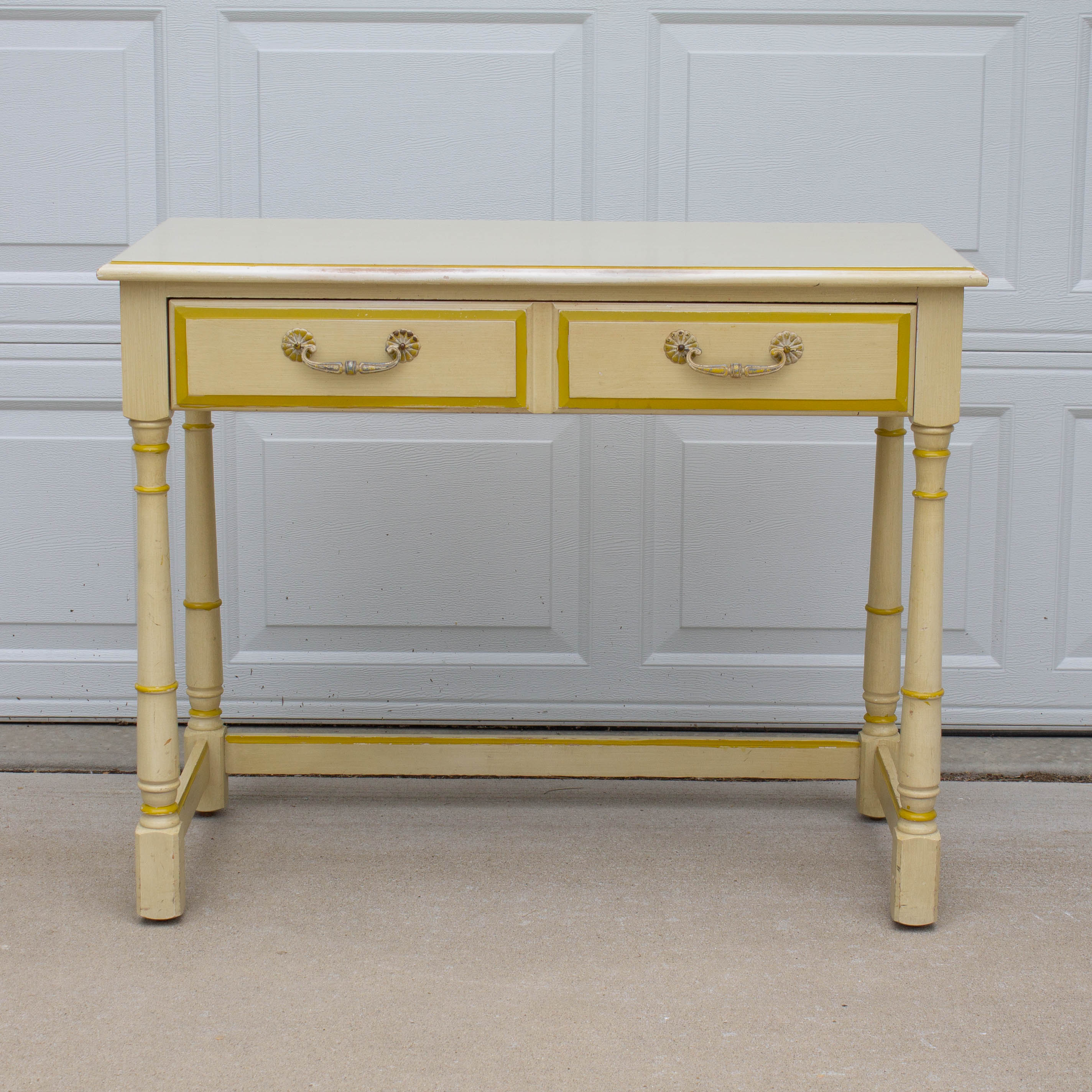 DIY striped table makeover with a modern French look using Annie Sloan Chalk Paint. Easy tutorial by Girl in the Garage