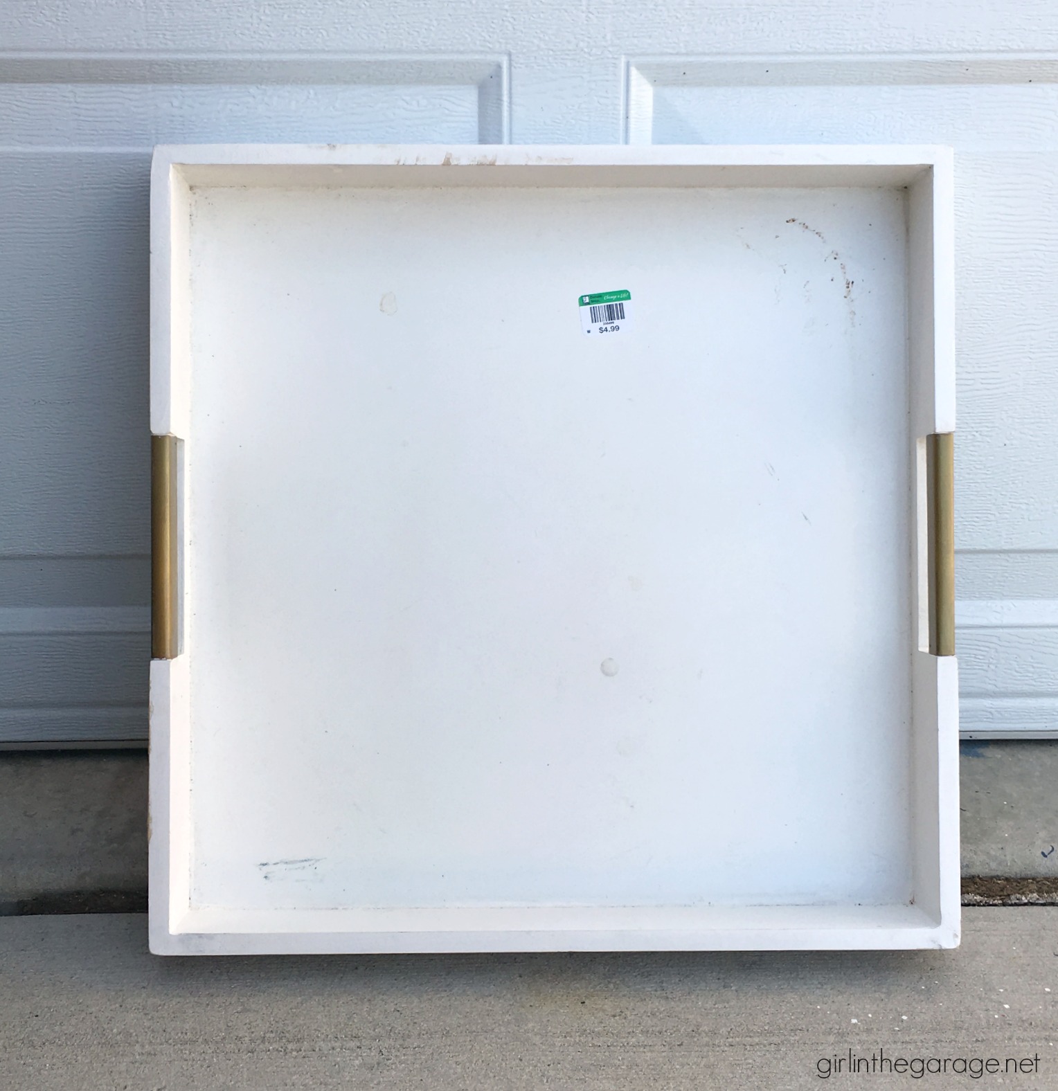 How to paint a barn quilt on a thrifted tray for a beautiful art piece. Step by step DIY tutorial by Girl in the Garage.