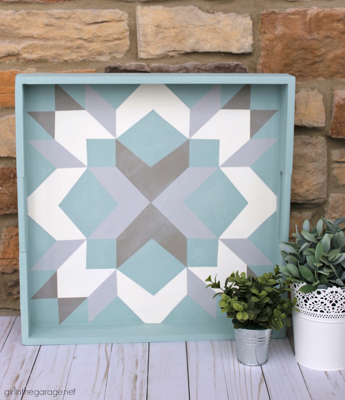 How to paint a barn quilt on a thrifted tray for a beautiful art piece. Step by step DIY tutorial by Girl in the Garage.