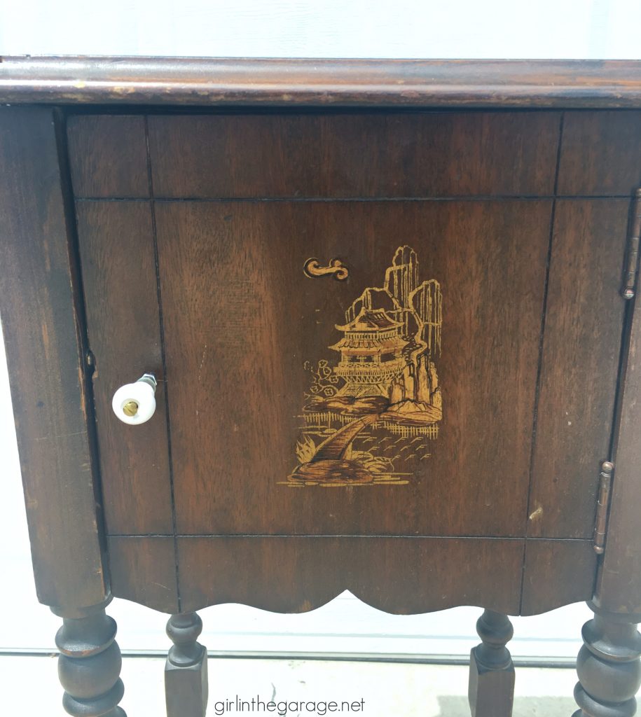 Antique humidor with copper lining. 