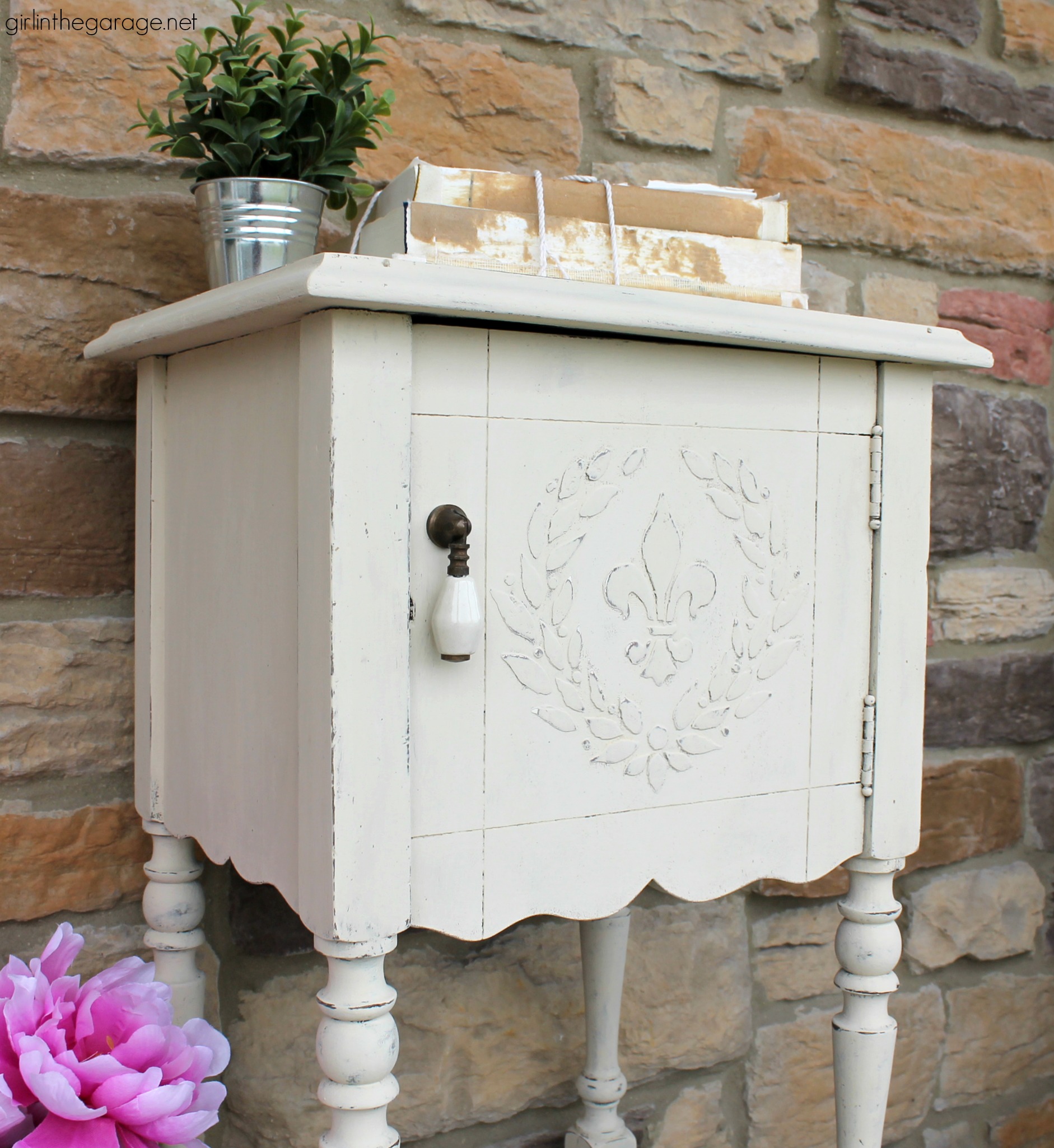 IMG_9679diyraisedstencilfurnituretablemakeover Girl in the Garage®
