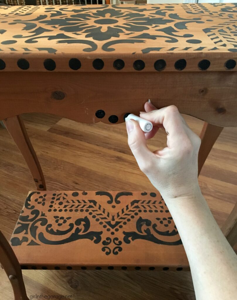 How to stencil a wood table - by Girl in the Garage