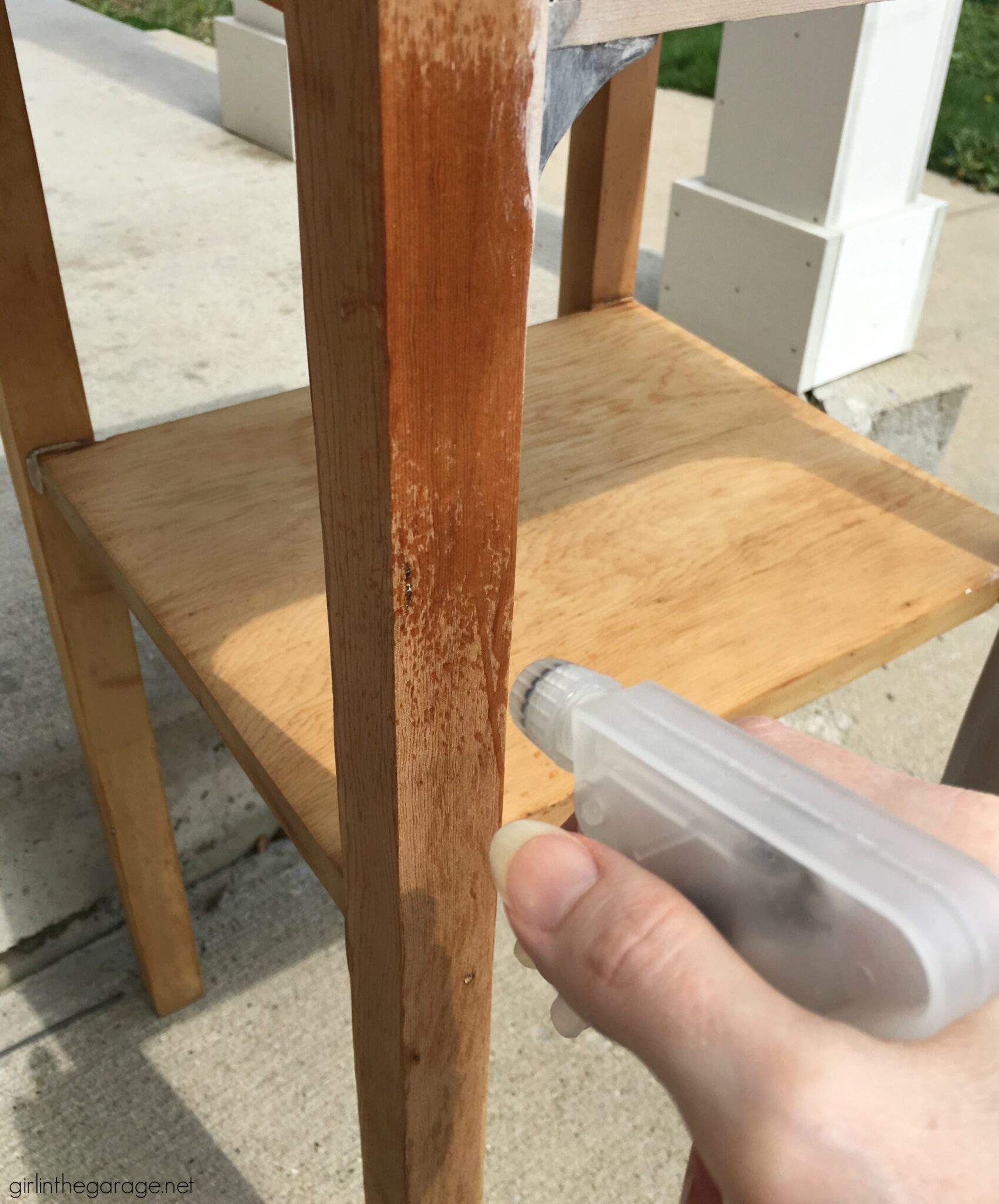 How to Whitewash Furniture with Chalk Paint (+Remove Paint from Wood