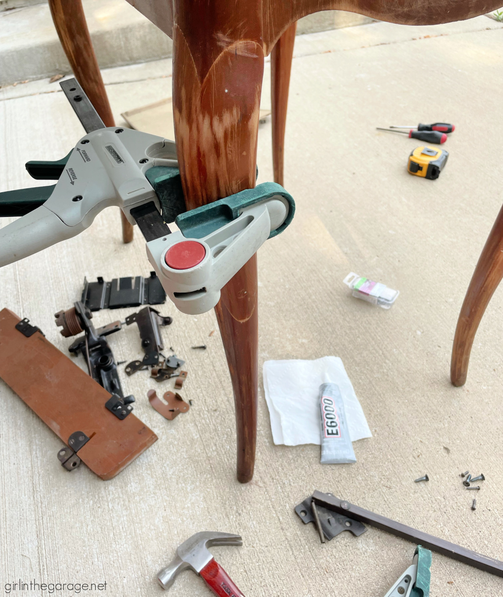 How to repurpose a sewing machine table into a stylish hall table or desk with new stained wood top and elegant Chalk Painted finish. By Girl in the Garage