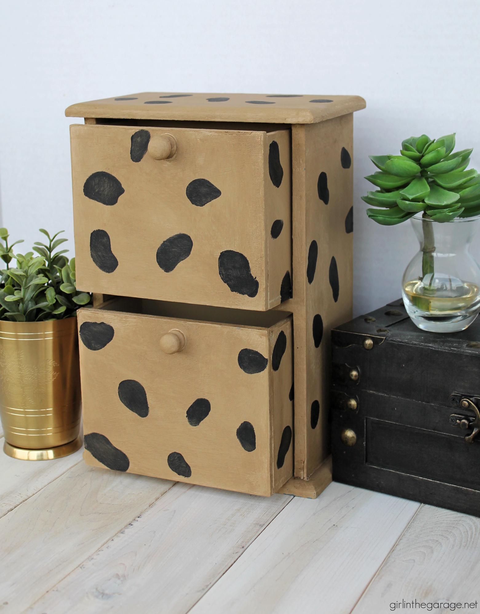 Learn how painting a cheetah print can transform a boring wooden box easily with the right technique. Use animal print to upcycle chic home decor. By Girl in the Garage