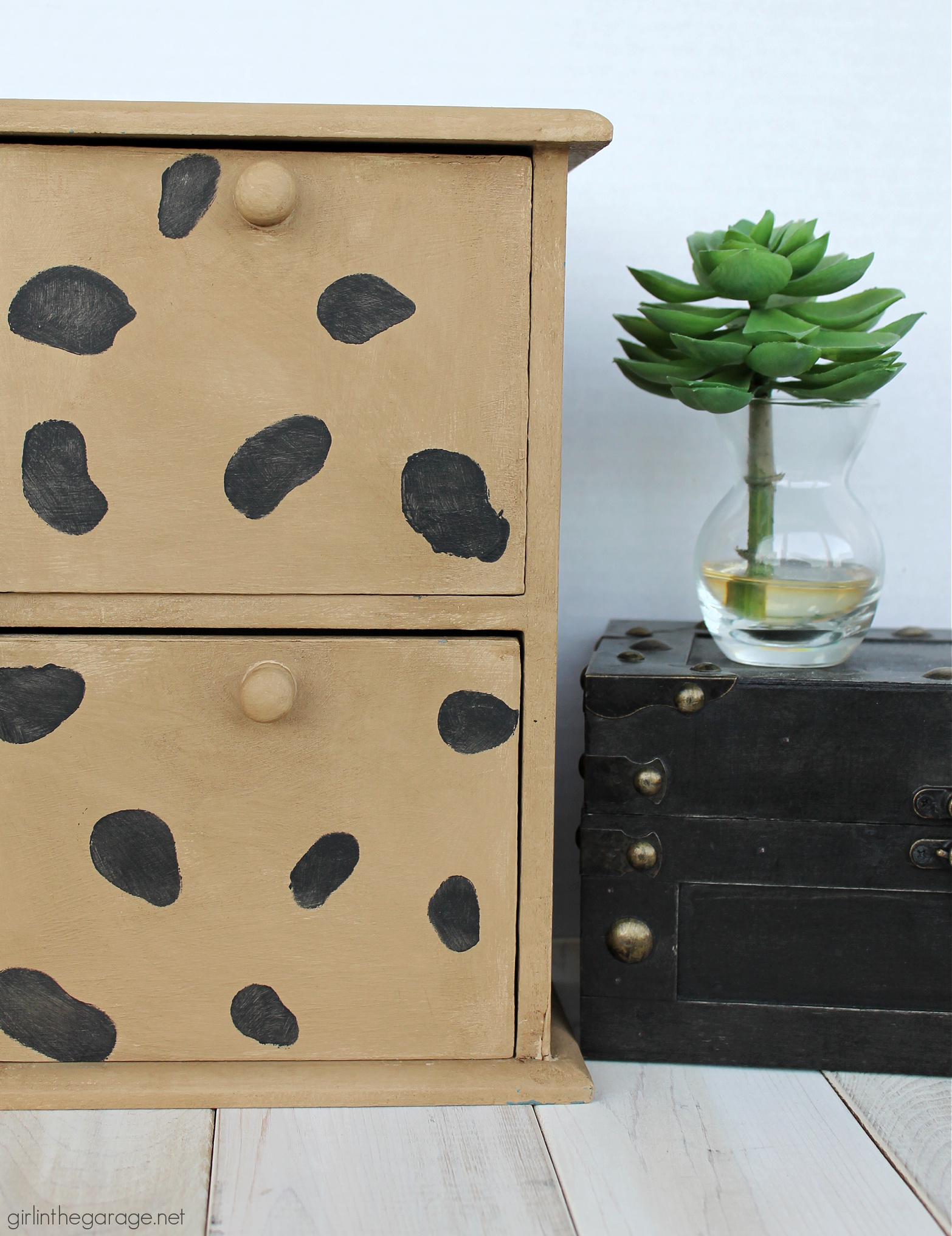 Learn how painting a cheetah print can transform a boring wooden box easily with the right technique. Use animal print to upcycle chic home decor. By Girl in the Garage