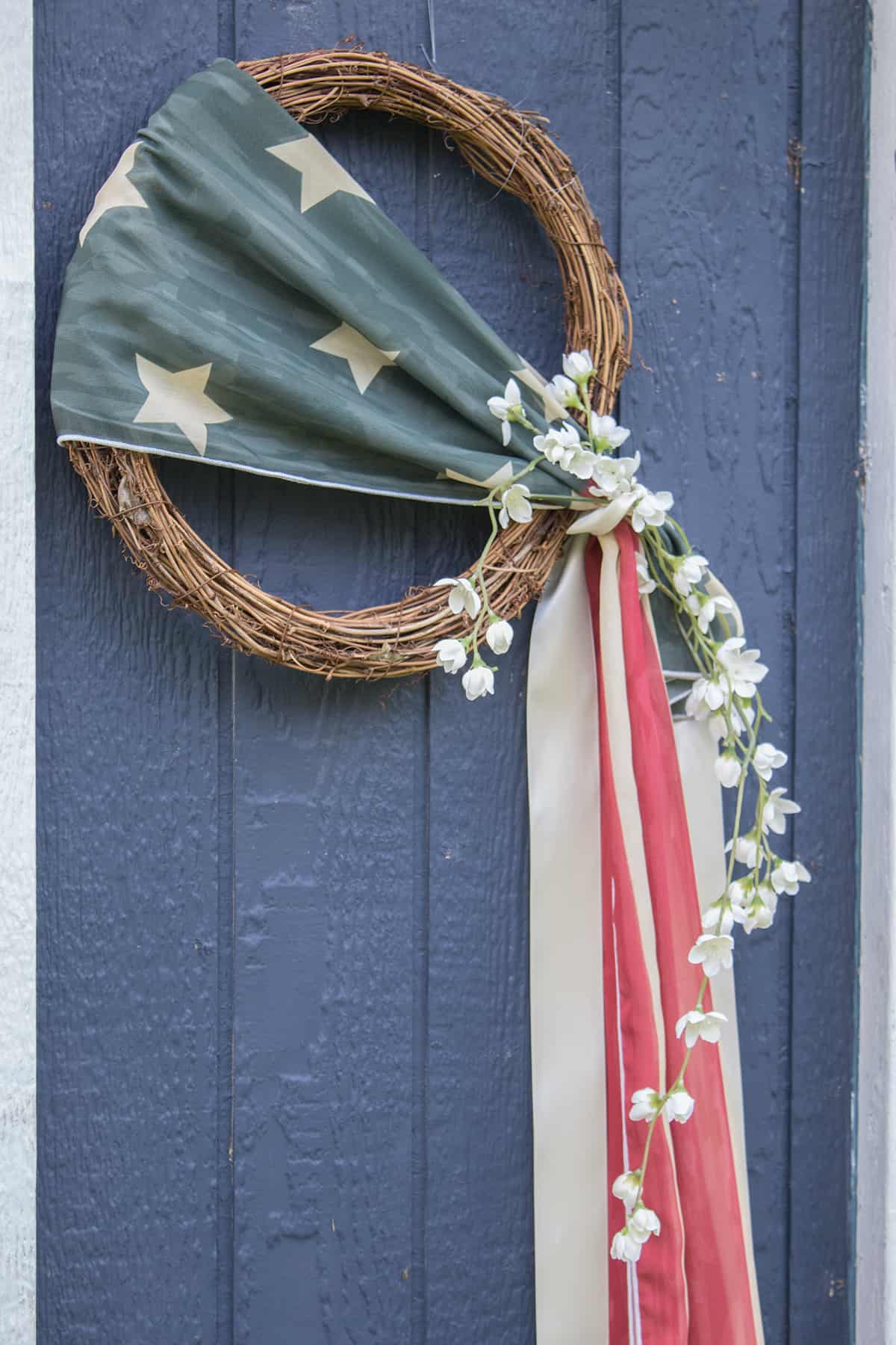 Easy DIY Patriotic Wreath - The Honeycomb Home
